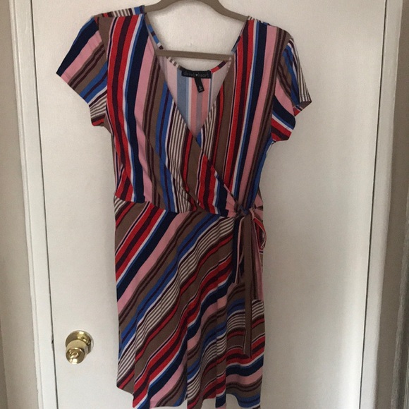 Derek Heart Dresses & Skirts - Striped Poly Spandex Derek Hart Wrap Dress, Size L Derek Heart Dresses & Skirts - Striped Poly Spandex Derek Hart Wrap Dress, Size L